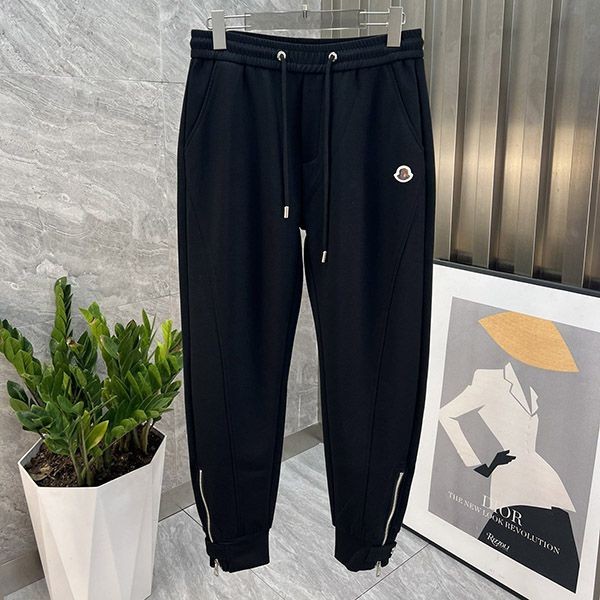 Immediate shipping Moncler sweatpants with logo patch moi68595 Immediate shipping Moncler sweatpants with logo patch moi68595