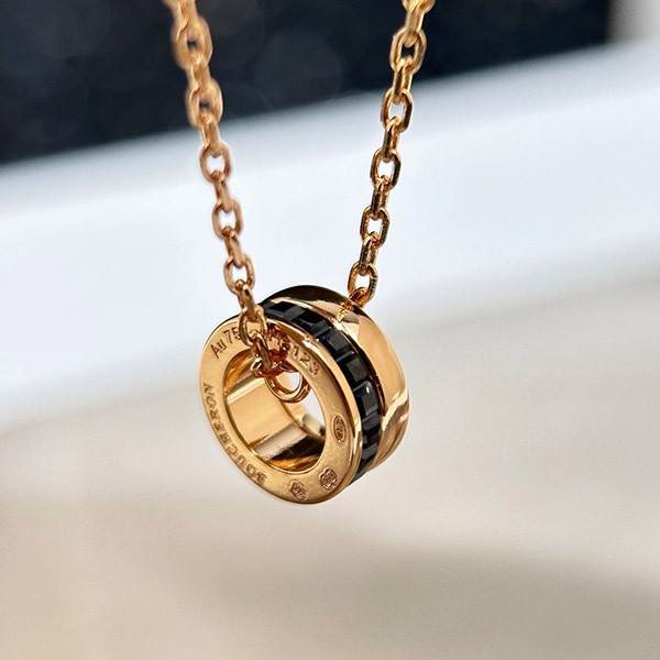 Boucheron Quatre Classic Mini Pendant Necklace Replica JPN00648