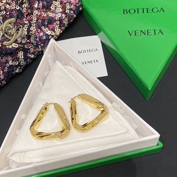 Extremely rare! Bottega Veneta Triangle Earrings Replica boo96626 Extremely rare! Bottega Veneta Triangle Earrings Replica boo96626