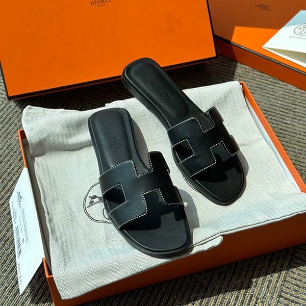 《Very Popular》Hermes Oran Sandals Replica Women's Black eri17277 《Very Popular》Hermes Oran Sandals Replica Women's Black eri17277