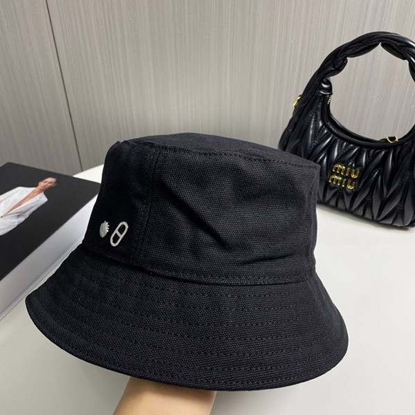 Cute seashells? Hermes Replica Calvi Seashell Bucket Hat H24106