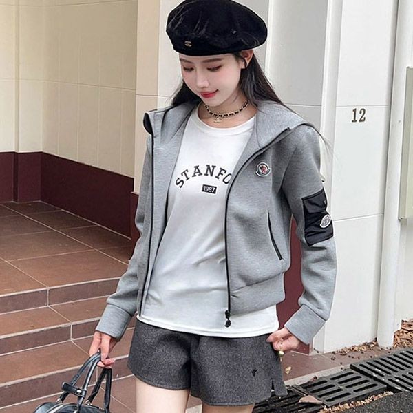 Classic Moncler tricolor logo hoodie moc33088