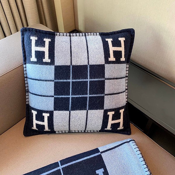 Hermes Cushion Replica "Avalon III" PM erw32045 Hermes Cushion Replica "Avalon III" PM erw32045