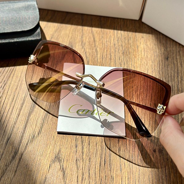 Popular Cartier replica Panthere de Cartier sunglasses kal87608
