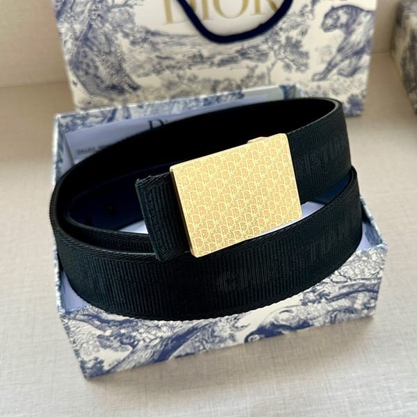 Very popular all over the world? Dior reversible leather buckle belt replica des50422 Very popular all over the world? Dior reversible leather buckle belt replica des50422