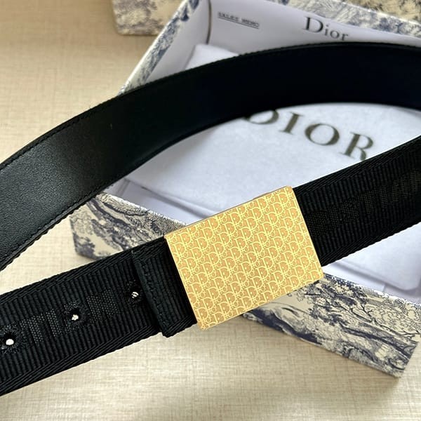 Very popular all over the world? Dior reversible leather buckle belt replica des50422