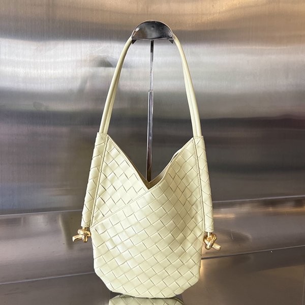 Stylish and cute Bottega Veneta shoulder bag replica bow50630