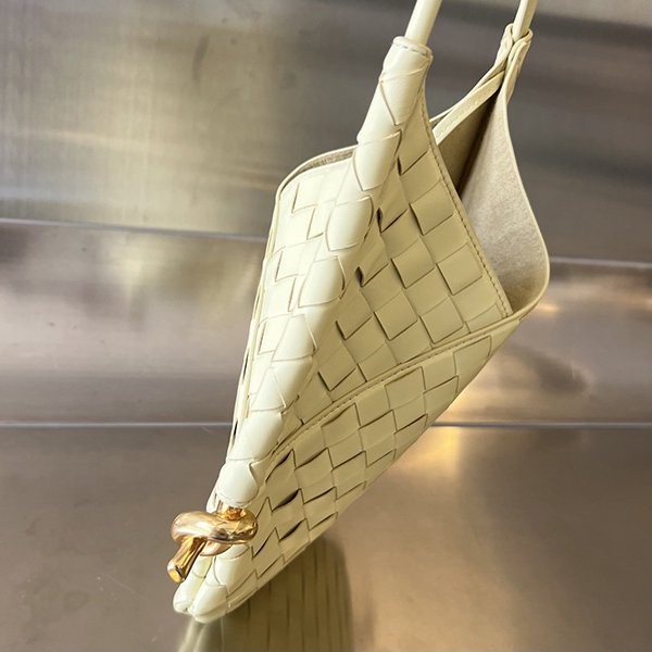 Stylish and cute Bottega Veneta shoulder bag replica bow50630