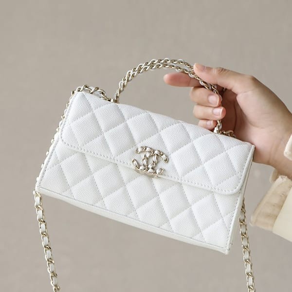 Free shipping Chanel chain clutch pearl handle replica shn91086 Free shipping Chanel chain clutch pearl handle replica shn91086