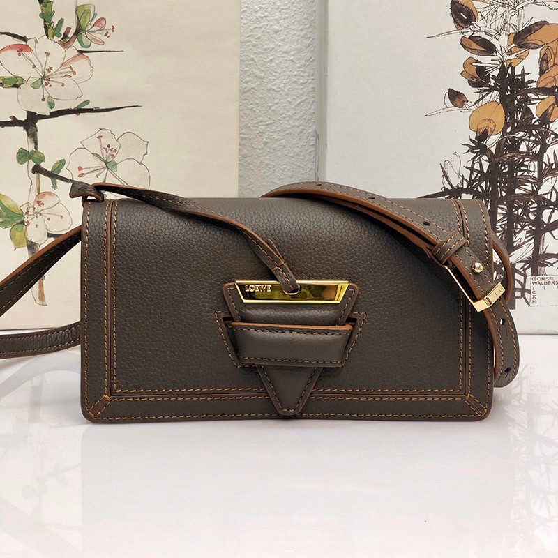 Love at first sight? Loewe shoulder bag replica Barcelona Soft Bag Mini 0010397826 shoulder bag Love at first sight? Loewe shoulder bag replica Barcelona Soft Bag Mini 0010397826 shoulder bag