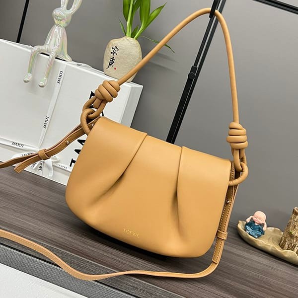 Loewe Paseo Satchel Bag Loz20450, loved by many celebrities Loewe Paseo Satchel Bag Loz20450, loved by many celebrities