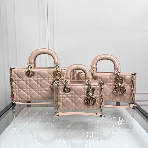 Cute Dior Lady D-Joy Bag Small Replica 3 Sizes dea31709 Cute Dior Lady D-Joy Bag Small Replica 3 Sizes dea31709