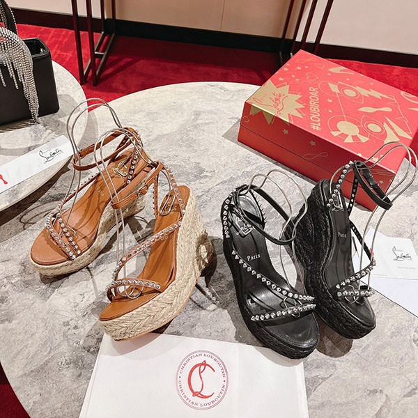 Very popular! Louboutin Mafaldina Sandals Replica 2 colors Ruw85521