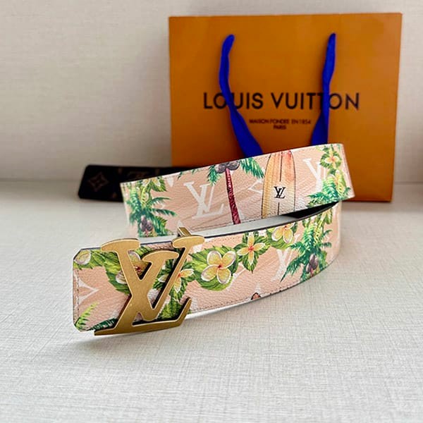 I definitely want this! Louis Vuitton LV Tag 40mm Reversible Belt Replica M8639U