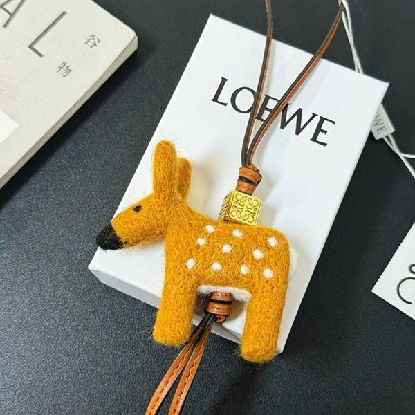 Popularity is rising fast Loewe cute charm copy bag charm loe85865 Popularity is rising fast Loewe cute charm copy bag charm loe85865