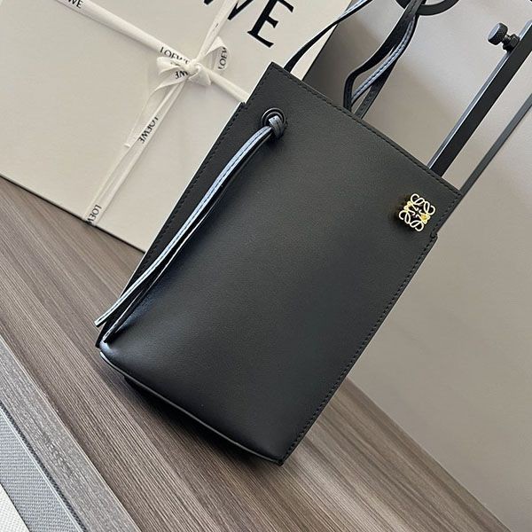 [Very convenient] Loewe Anagram Leather Shoulder Bag Replica lou89650