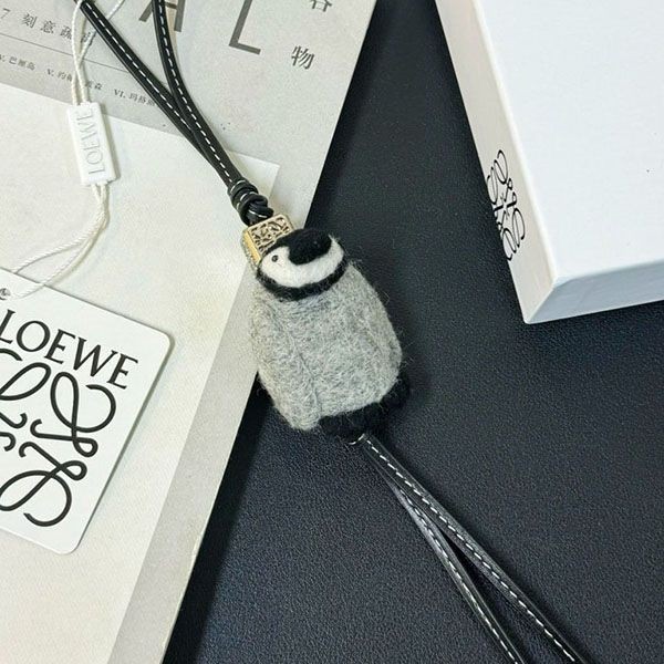 Express delivery Loewe cute fake charm bag charm los53386 Express delivery Loewe cute fake charm bag charm los53386