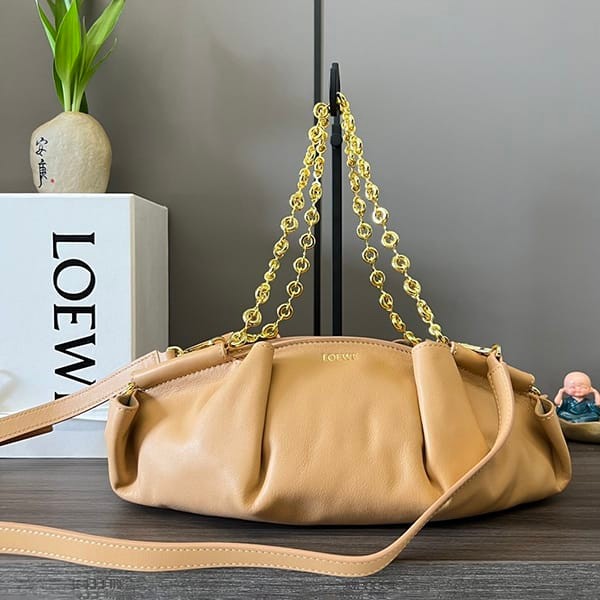 Loewe Paseo Small Nappa Calf Bag, loved by many celebrities, is a fake A709P48X021100 Loewe Paseo Small Nappa Calf Bag, loved by many celebrities, is a fake A709P48X021100