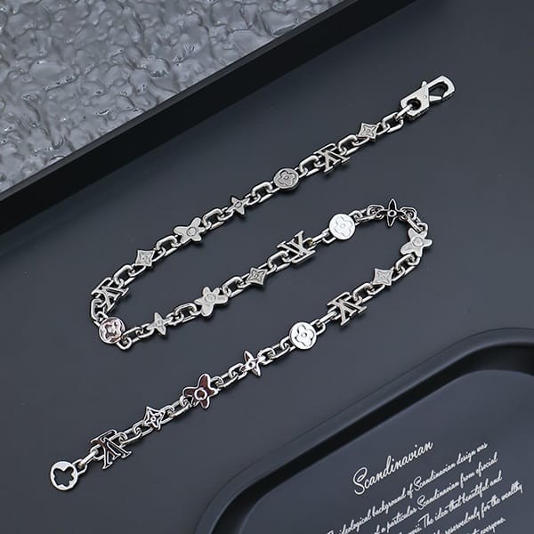 ★Safe shipping with tracking Louis Vuitton Grade N Necklace Daisy Flower x Monogram Craggy M01880 ★Safe shipping with tracking Louis Vuitton Grade N Necklace Daisy Flower x Monogram Craggy M01880