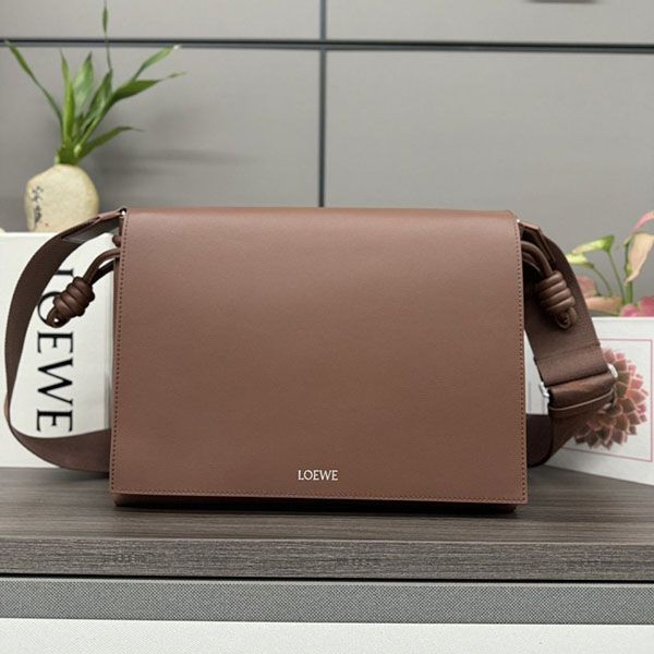 No. 1 in total sales! Loewe Flamenco replica leather messenger bag loj94526 No. 1 in total sales! Loewe Flamenco replica leather messenger bag loj94526