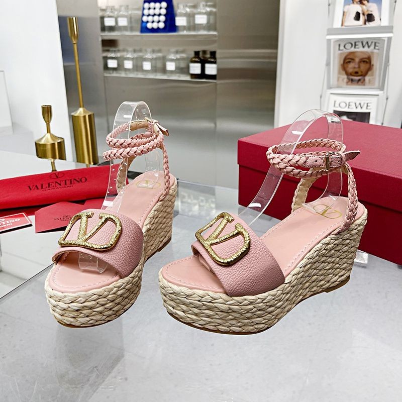Popular all over the world? Valentino Strap Wedge Sandals Replica Raffia Pink Outlet Vua46951
