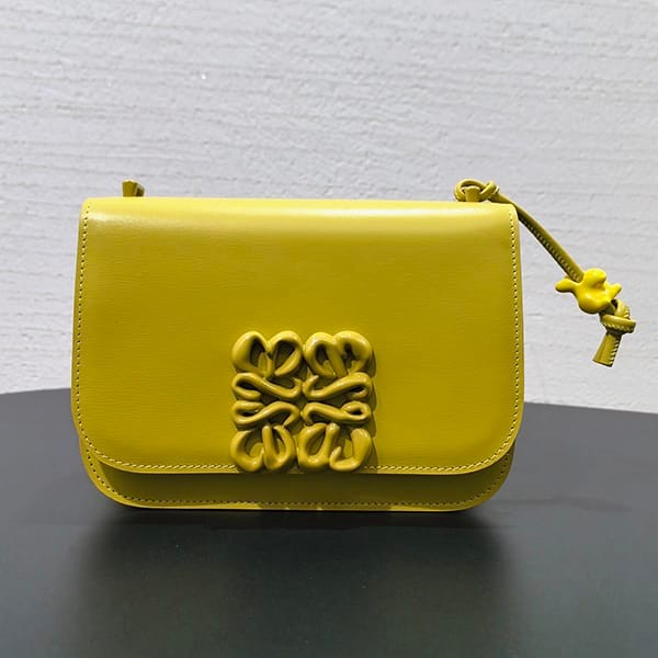 Latest and stylish Loewe silk calfskin small Goya bag replica lob94426 Latest and stylish Loewe silk calfskin small Goya bag replica lob94426