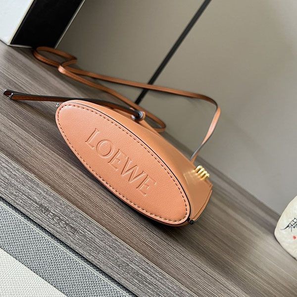 Easy to use Loewe Anagram Leather Shoulder Bag Replica lov95292