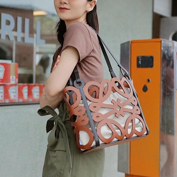 Perfect gift: Loewe Anagram Cutout Tote Small Bag Fake lof37527