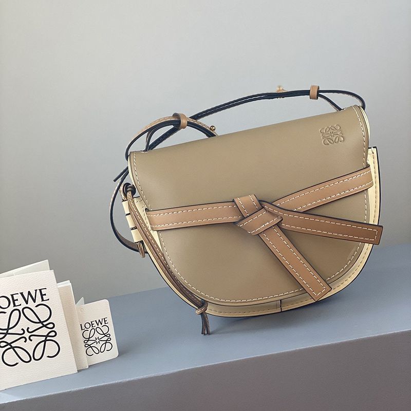 The hottest topic! Loewe Gate Replica Bum Bag Large Suede & Calfskin loj26840 The hottest topic! Loewe Gate Replica Bum Bag Large Suede & Calfskin loj26840