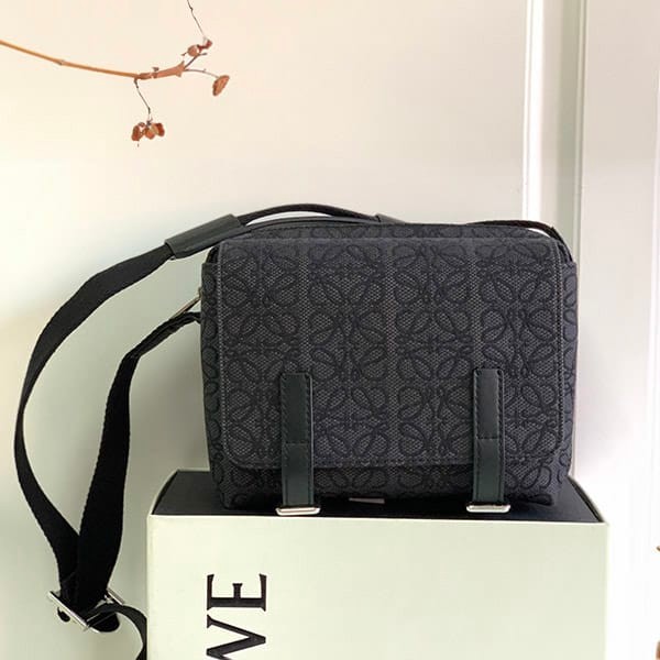 Love at first sight? Loewe replica jacquard messenger bag loq84057