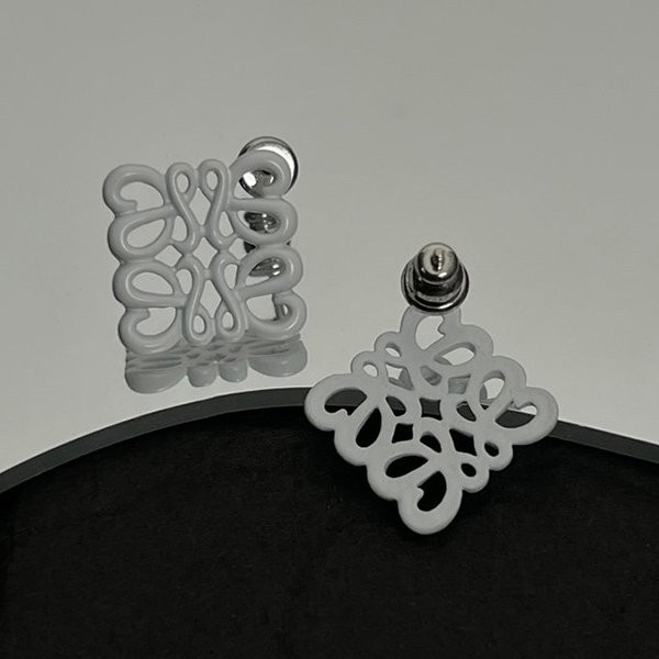 Extremely eye-catching! Loewe Anagram earrings replica loc10189