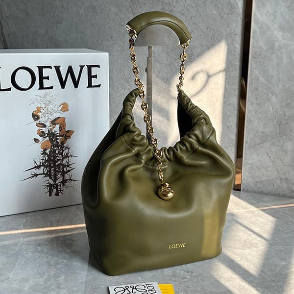 Boutique Loewe Replica Squeeze Bag Small 2 Sizes lov90602 Boutique Loewe Replica Squeeze Bag Small 2 Sizes lov90602