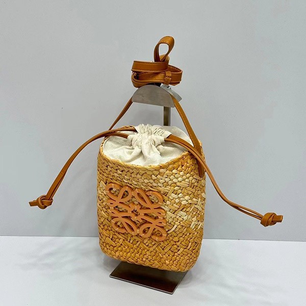 Loewe Replica Square Pocket Irakayashi Leather Shoulder Bag Natural Women's lor90473