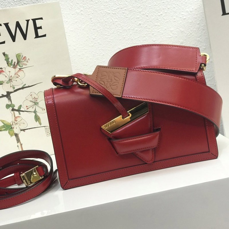 New for Autumn/Winter: Loewe Shoulder Bag Replica Barcelona Silk Calf Leather loa79150