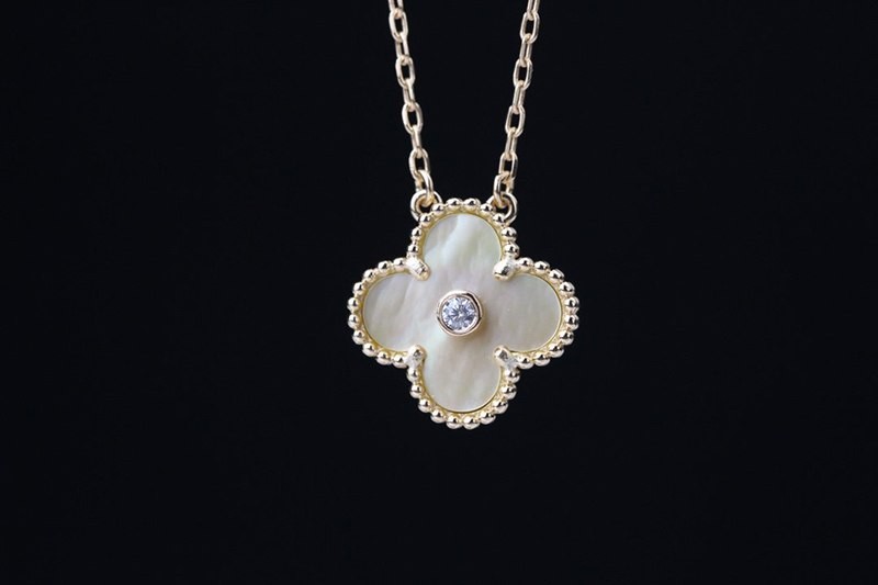 Sold out [Van Cleef & Arpels] Alhambra pendant replica vax61243