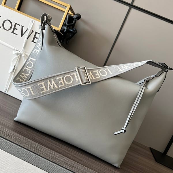 ★Popular in Japan! Loewe Shoulder Bag Replica Cuby Crossbody Bag loo54218 ★Popular in Japan! Loewe Shoulder Bag Replica Cuby Crossbody Bag loo54218