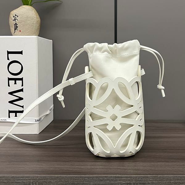 [Great Deal] Loewe Replica Anagram Cutout Pocket lol49386