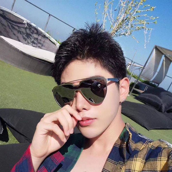 The hot topic! Louis Vuitton sunglasses replica pilot shape vuh87589