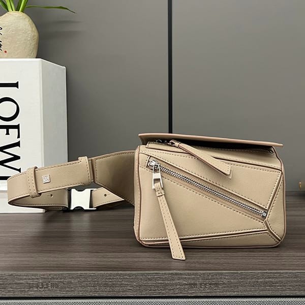 [Very convenient] Loewe Puzzle Mini Bum Bag Replica Body Bag lol31044