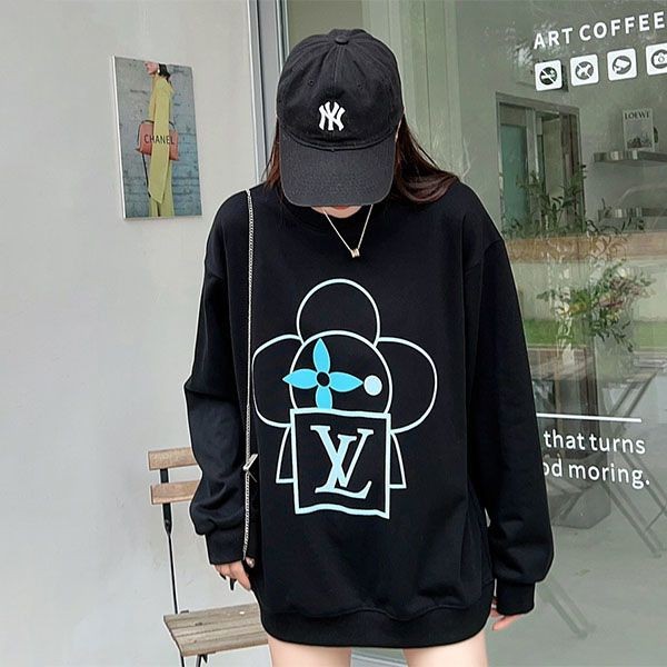Fake Louis Vuitton logo sweatshirt top loved by many celebrities vum91919 Fake Louis Vuitton logo sweatshirt top loved by many celebrities vum91919
