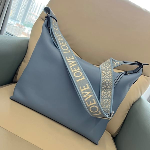 n-grade Recommended Loewe Shoulder Bag Replica Cuby Crossbody Bag 3 Colors B906K70X01