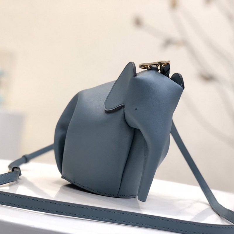 21AW New Loewe Shoulder Bag Replica Elephant Pouch 19930M93 21AW New Loewe Shoulder Bag Replica Elephant Pouch 19930M93