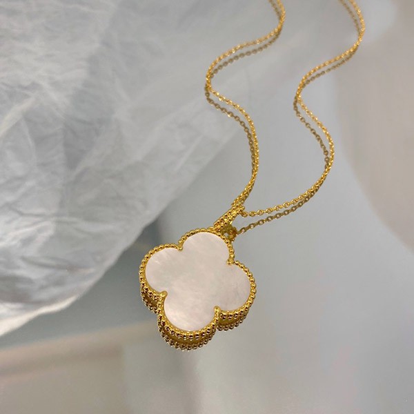 Instant delivery Van Cleef & Arpels Magic Alhambra long necklace, 1 motif vah12240 Instant delivery Van Cleef & Arpels Magic Alhambra long necklace, 1 motif vah12240