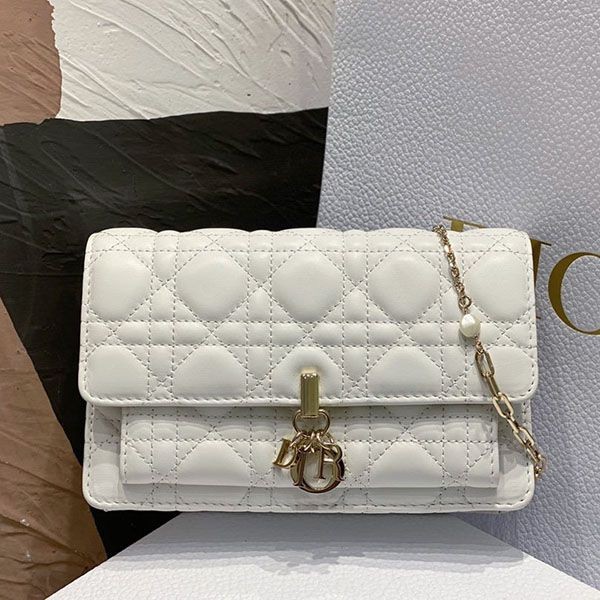 Very popular! LADY Dior Chain Pouch Replica Cannage Lambskin der56576 Very popular! LADY Dior Chain Pouch Replica Cannage Lambskin der56576