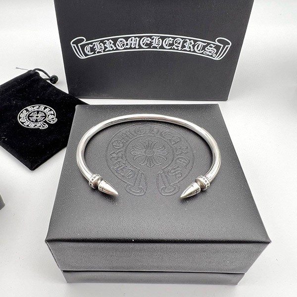 Chrome Hearts Replica Spike Bangle Bracelet Kue80748 Chrome Hearts Replica Spike Bangle Bracelet Kue80748