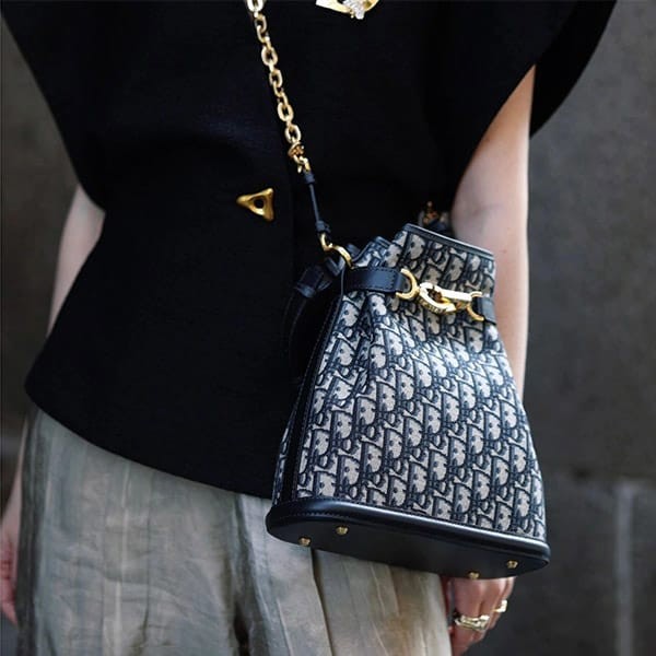 Secured Dior Medium Bucket Bag Replica dea06075