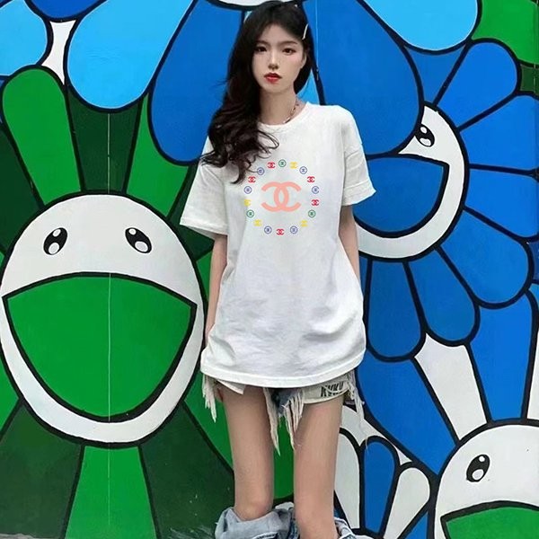 A battle for supremacy? Fake Chanel T-shirt, cotton & white, unisex shs70778