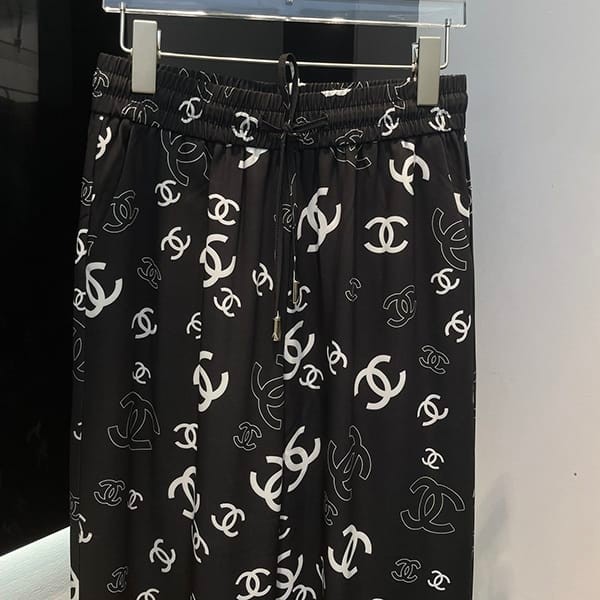 Super low price! Chanel n-grade elegant CC pants printed neoprene shu76165