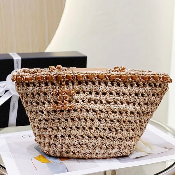 A perfect design for spring and summer? Chanel replica small shopping bag shx86726