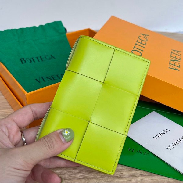 Hard to find fake Bottega Veneta flap card case kiwi 649602VBWD23560 Hard to find fake Bottega Veneta flap card case kiwi 649602VBWD23560